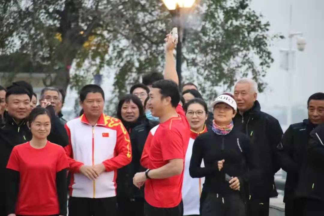 “燃爆！”這場(chǎng)迷你馬拉松激情開(kāi)跑